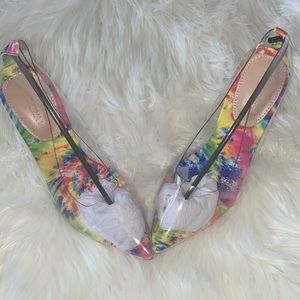 Clear multicolored Pumps.